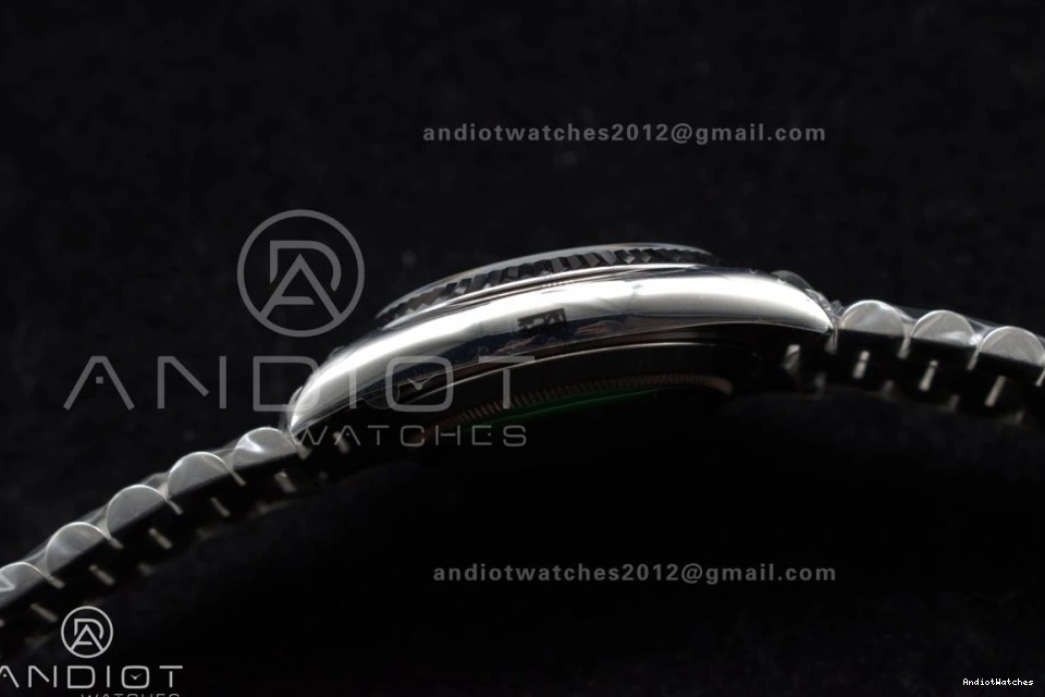 A Weight Crystal Black Dial 40 GSF on Bracelet SS Gain DayDate 718 President Bright 1002